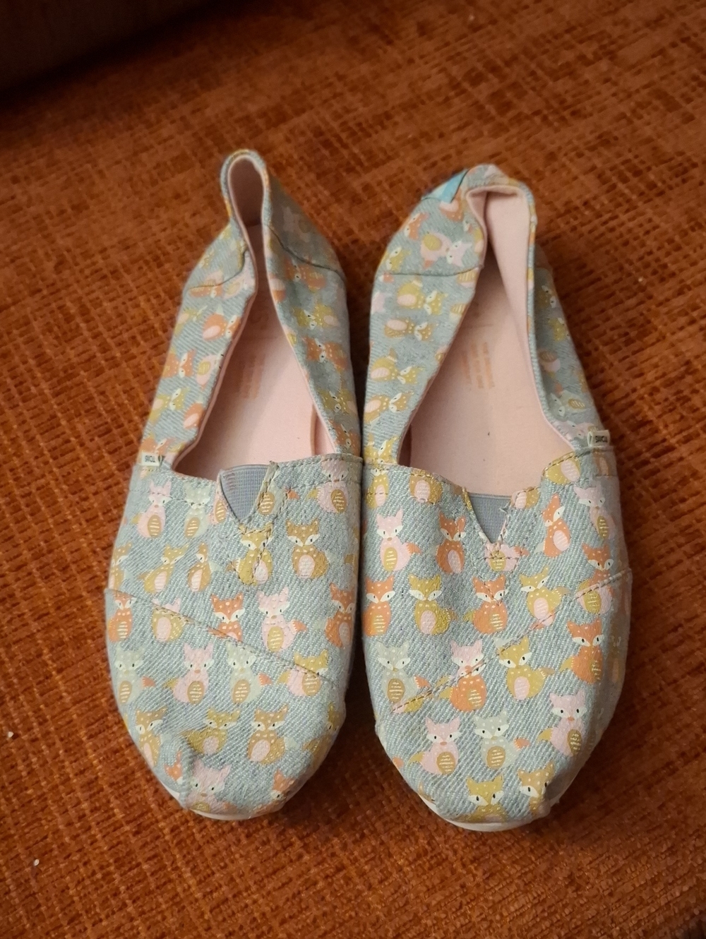 Toms Classic Fox / Squirels Canvas Slip-On. Sz 8.5